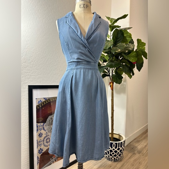 Modcloth Dresses & Skirts - ModCloth denim collared midi dress